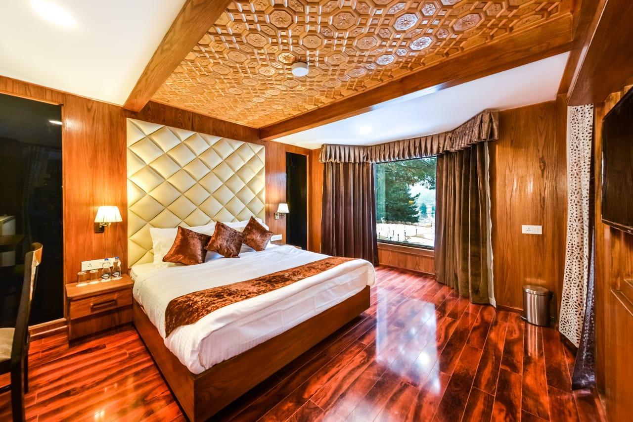 Hotel Royal Hillton Pahalgām Esterno foto