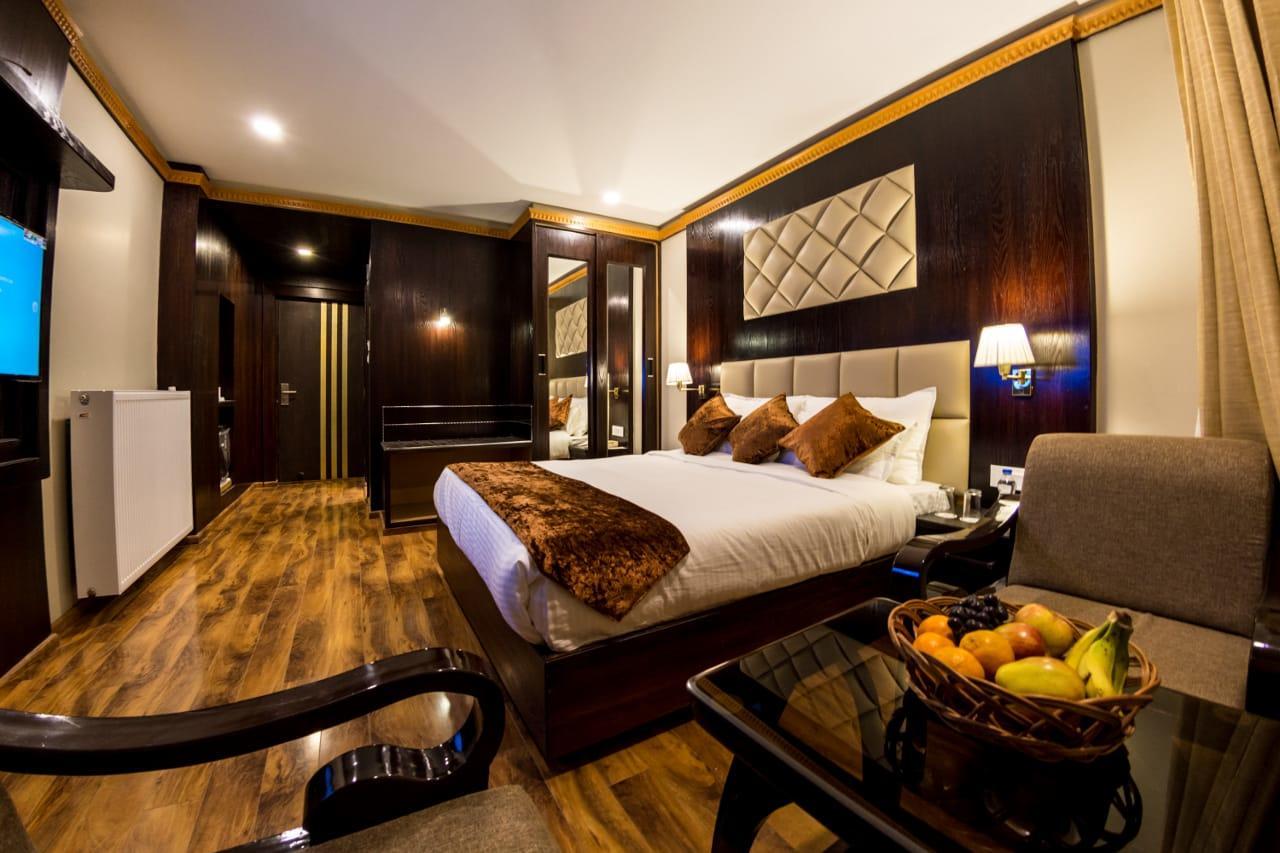 Hotel Royal Hillton Pahalgām Esterno foto
