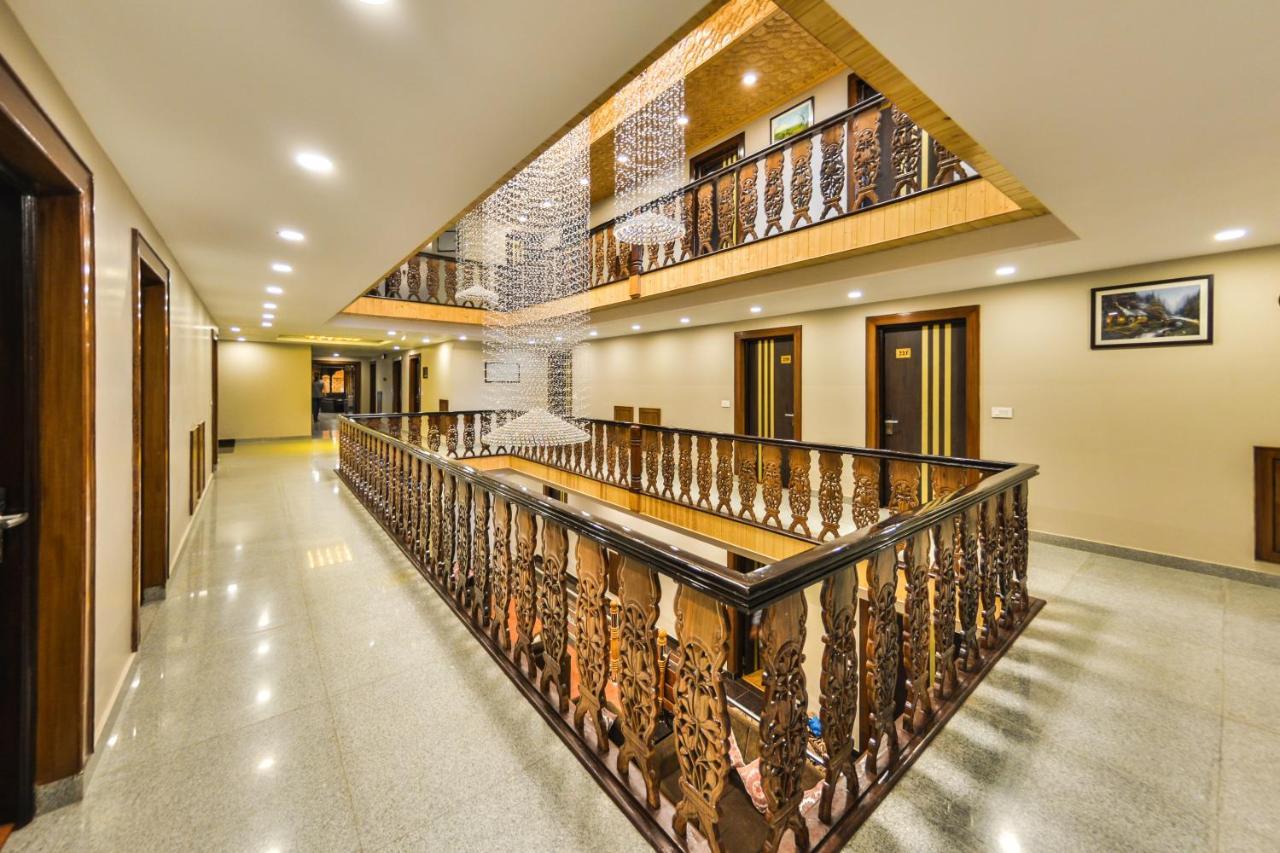 Hotel Royal Hillton Pahalgām Esterno foto