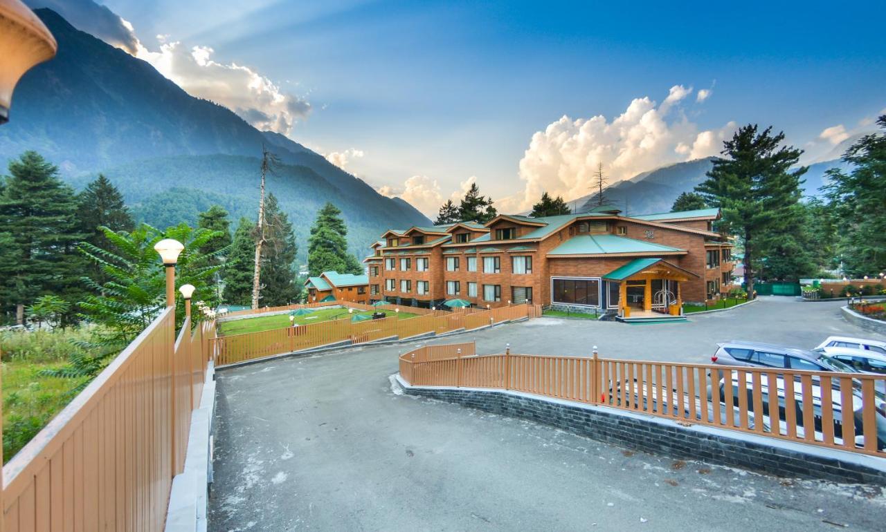 Hotel Royal Hillton Pahalgām Esterno foto