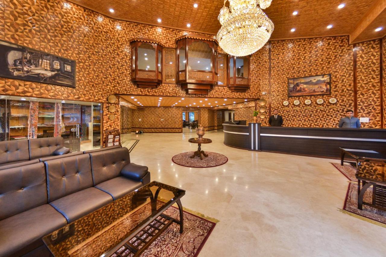 Hotel Royal Hillton Pahalgām Esterno foto