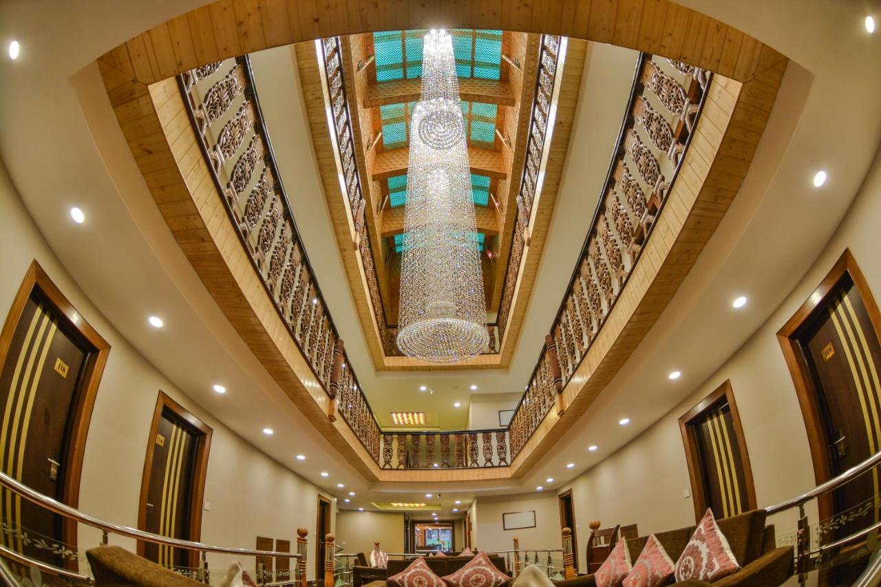 Hotel Royal Hillton Pahalgām Esterno foto