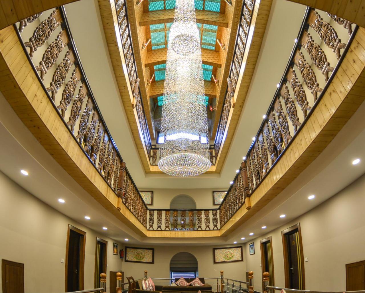 Hotel Royal Hillton Pahalgām Esterno foto