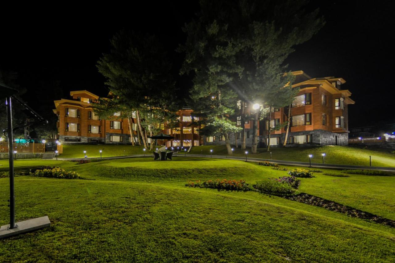 Hotel Royal Hillton Pahalgām Esterno foto