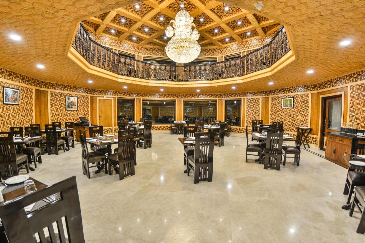 Hotel Royal Hillton Pahalgām Esterno foto