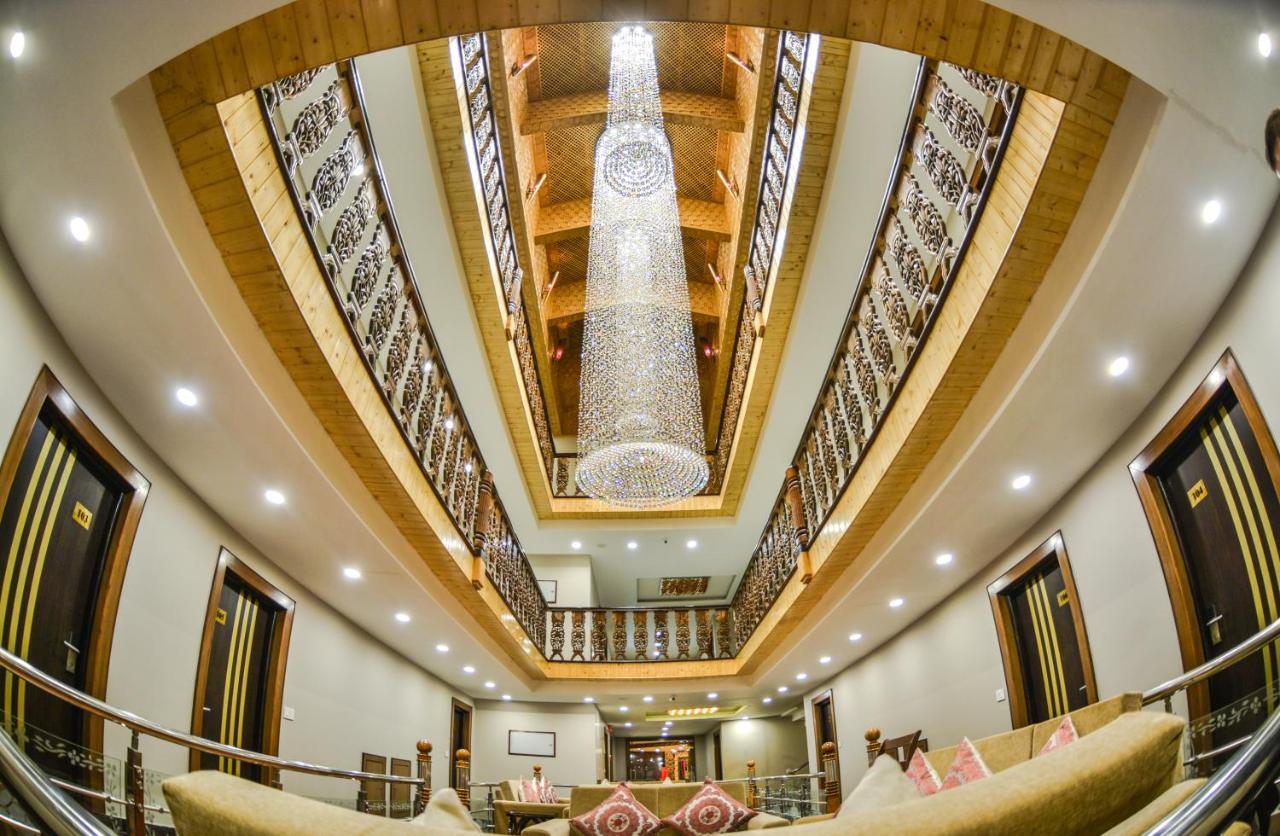 Hotel Royal Hillton Pahalgām Esterno foto