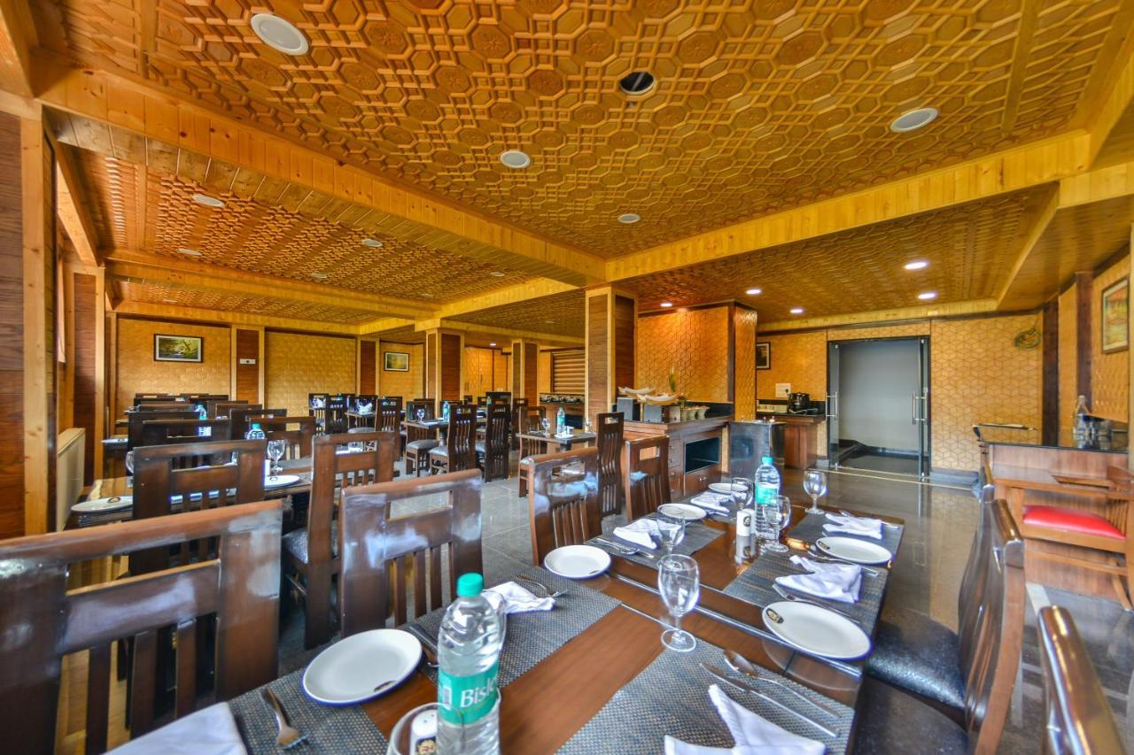 Hotel Royal Hillton Pahalgām Esterno foto