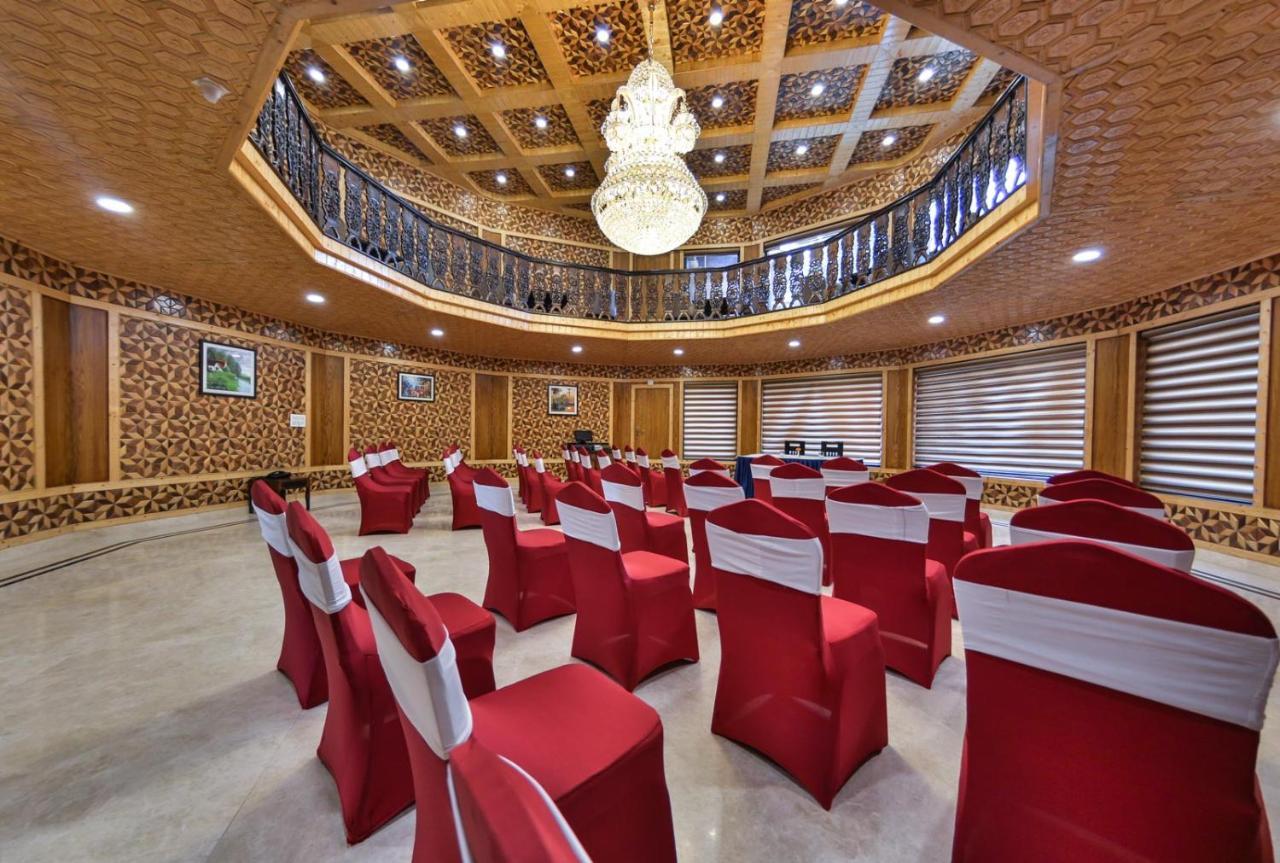 Hotel Royal Hillton Pahalgām Esterno foto